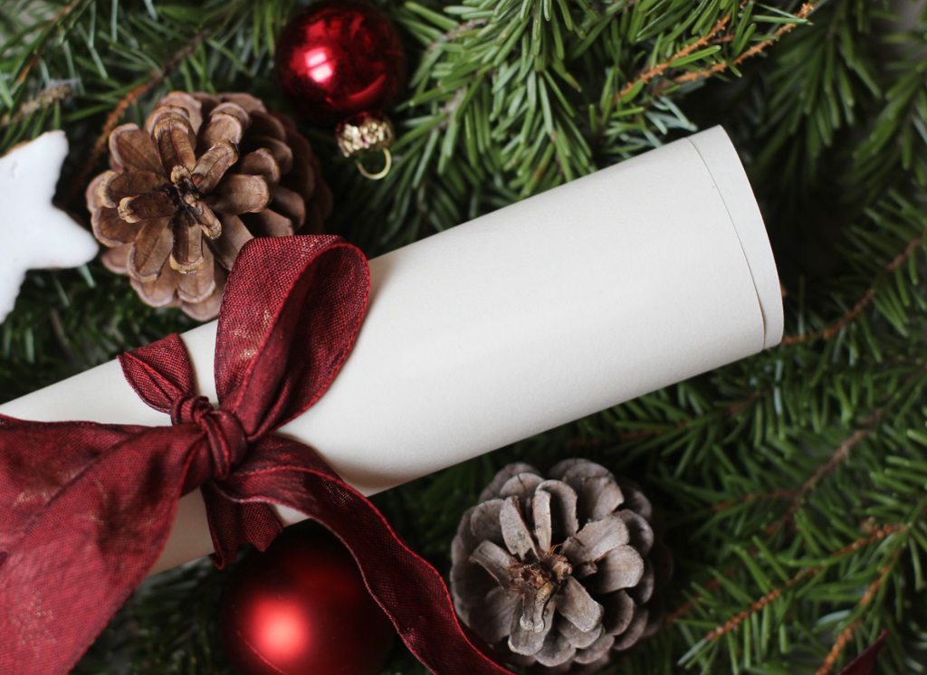Seasons Greetings paper roll with bow